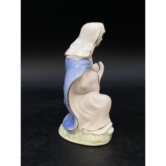 International Bazaar Pastel Nativity Mary Replacement Piece Vintage 5.5” - Picture 2 of 6